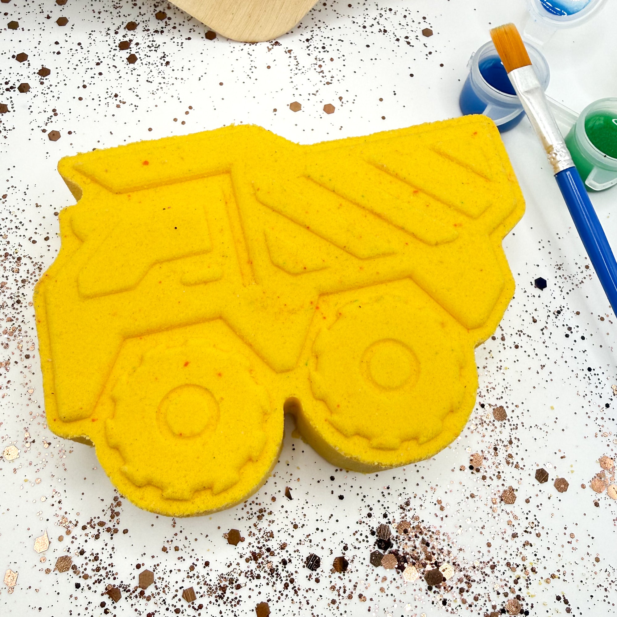 Paint Your Own Bath Bomb Kit | Dump Truck